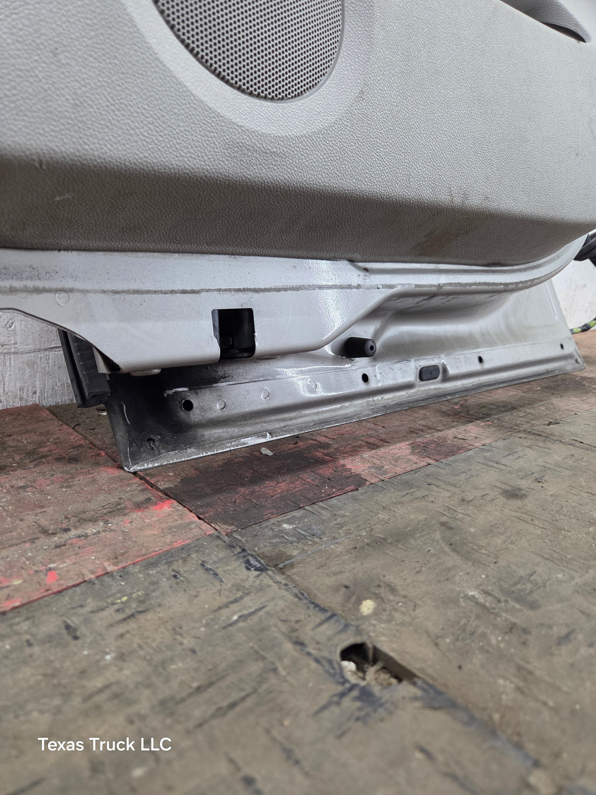 2007-2013 Chevrolet Silverado / GMC Sierra 1500 2500 3500 HD Passenger side Extended Cab RH Rear Door