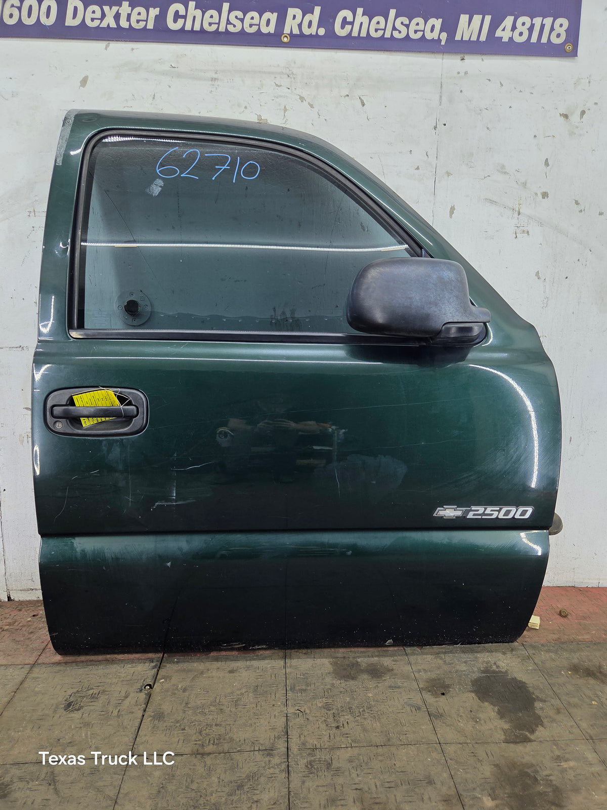 1999-2006 Chevrolet Silverado / GMC Sierra 1500 2500 3500 HD Front Passenger side Door RH