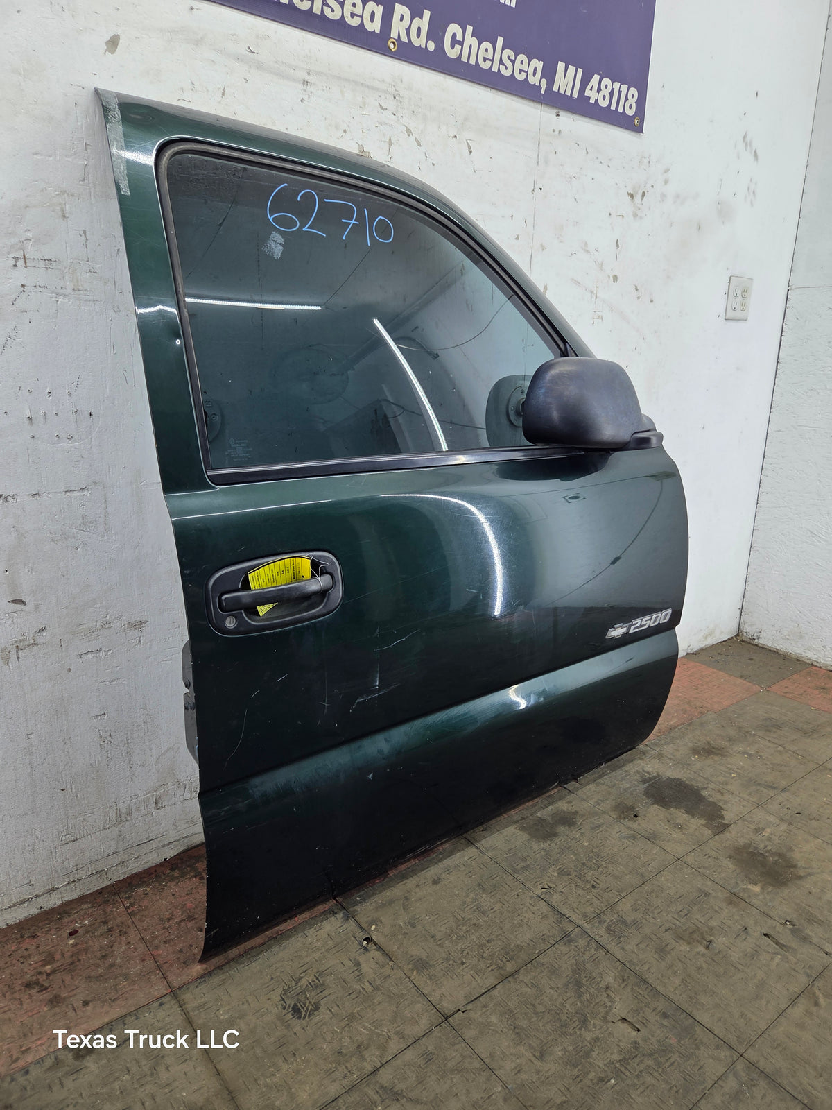 1999-2006 Chevrolet Silverado / GMC Sierra 1500 2500 3500 HD Front Passenger side Door RH