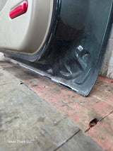 1999-2006 Chevrolet Silverado / GMC Sierra 1500 2500 3500 HD Front Passenger side Door RH