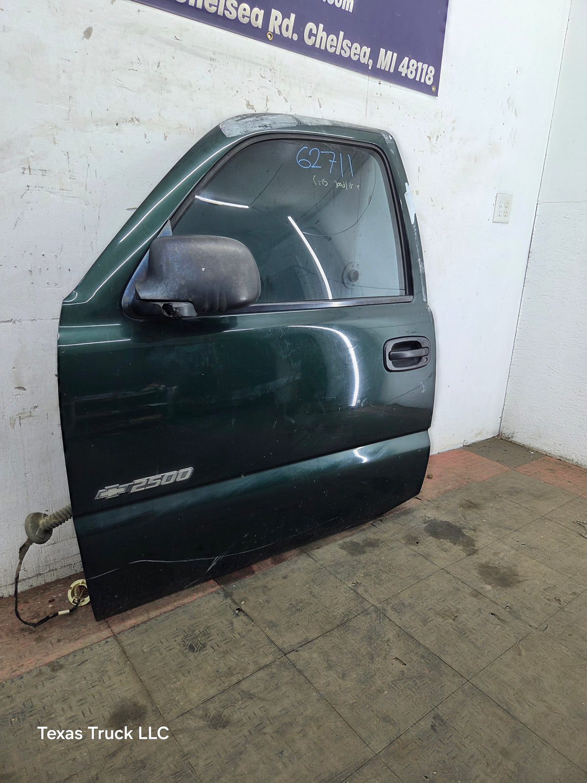 1999-2006 Chevrolet Silverado / GMC Sierra 1500 2500 3500 HD Front Driver Side Door LH