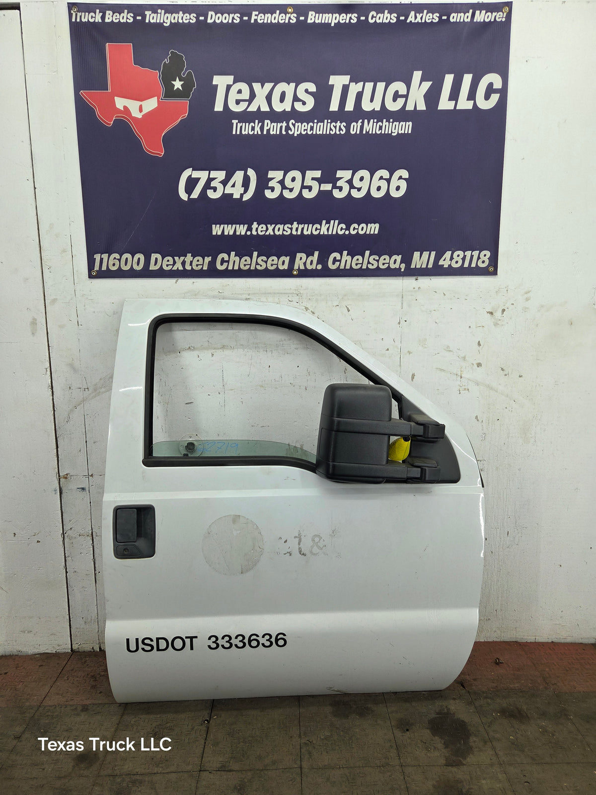 2012-2016 Ford Super Duty RH Passenger Side Front Door F250 F350 F450 F550
