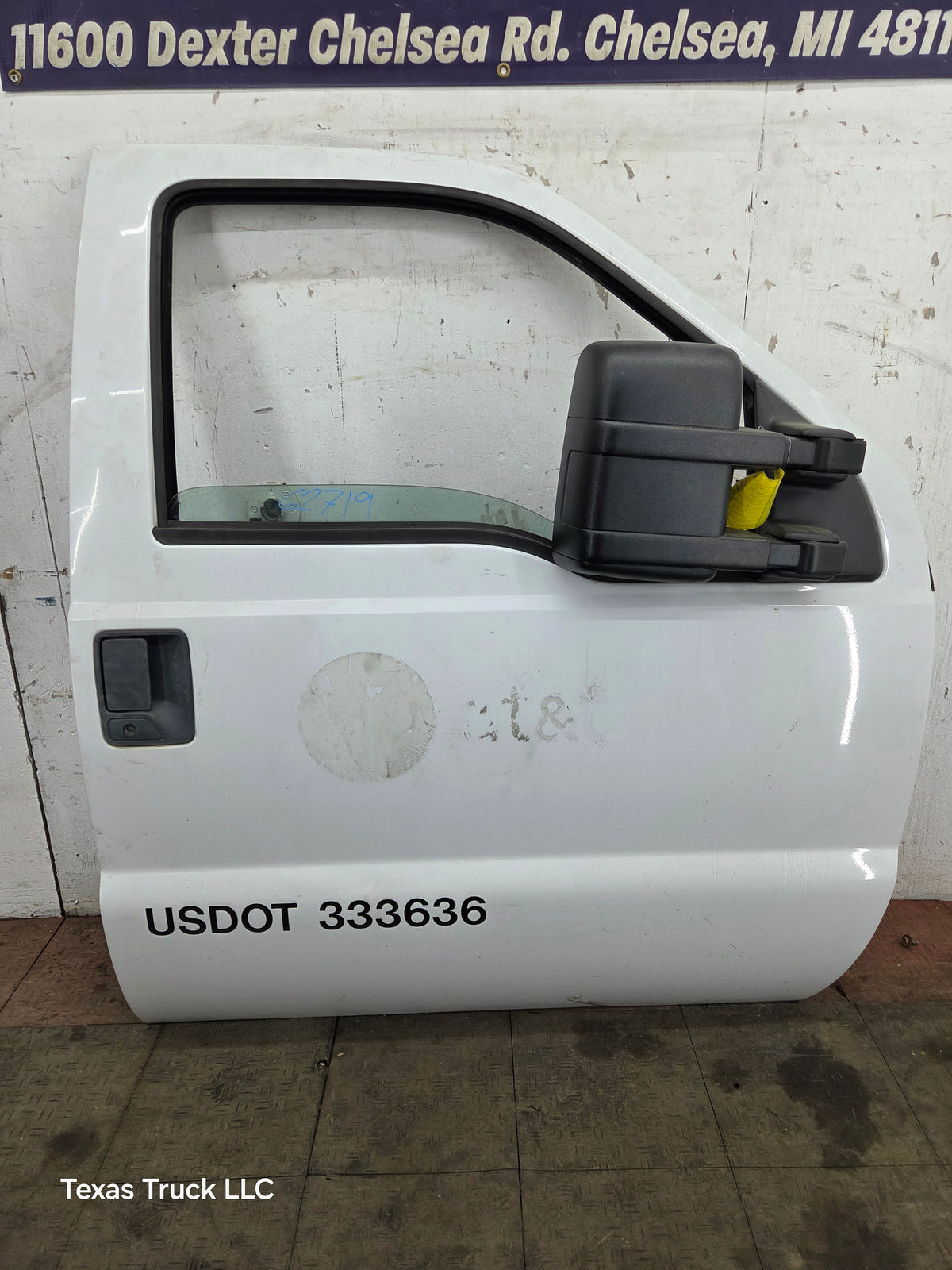 2012-2016 Ford Super Duty RH Passenger Side Front Door F250 F350 F450 F550