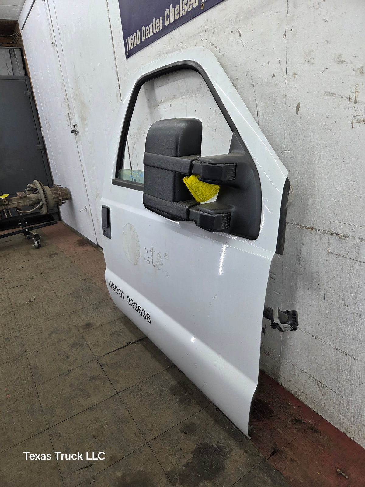 2012-2016 Ford Super Duty RH Passenger Side Front Door F250 F350 F450 F550