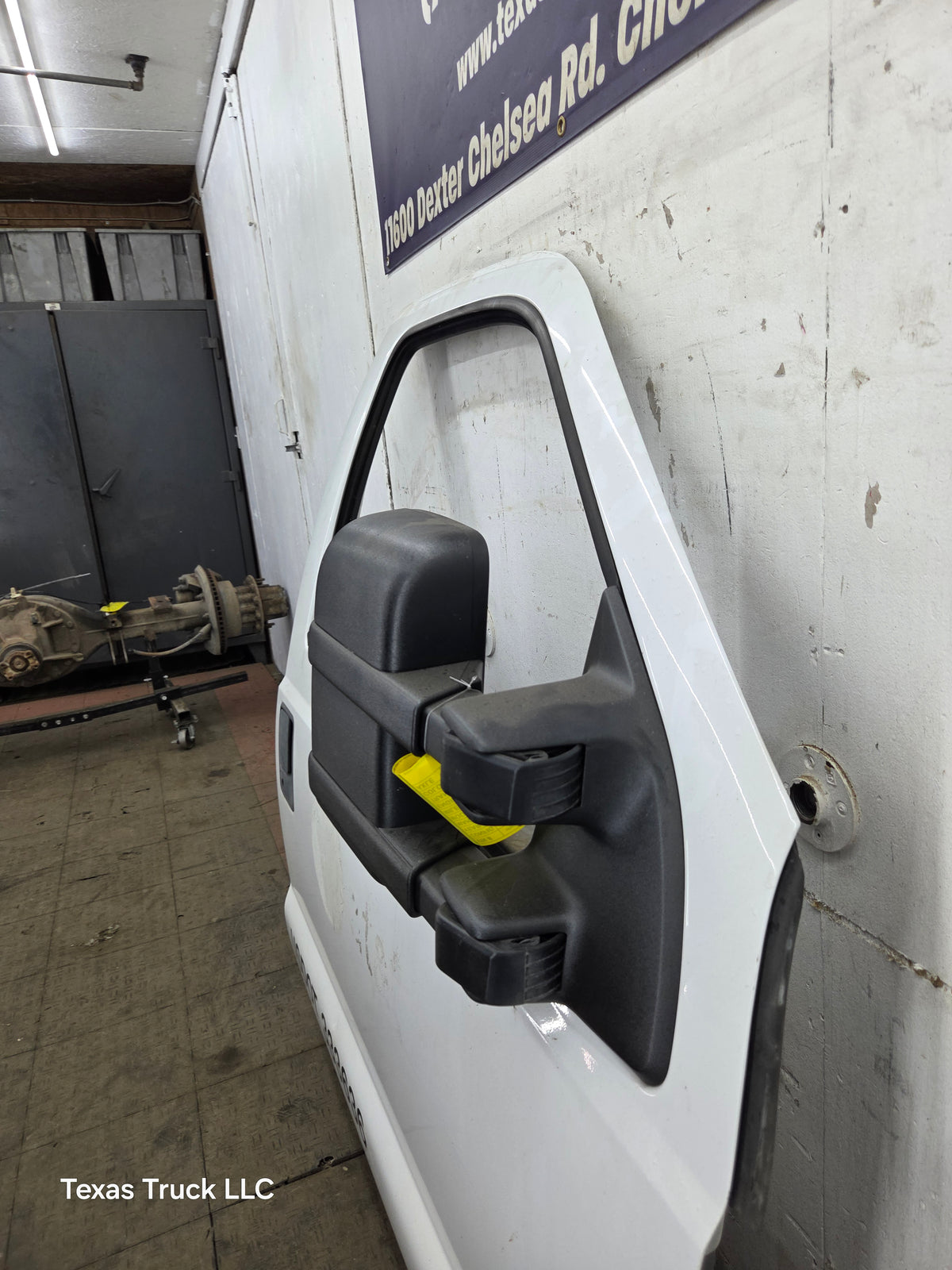 2012-2016 Ford Super Duty RH Passenger Side Front Door F250 F350 F450 F550