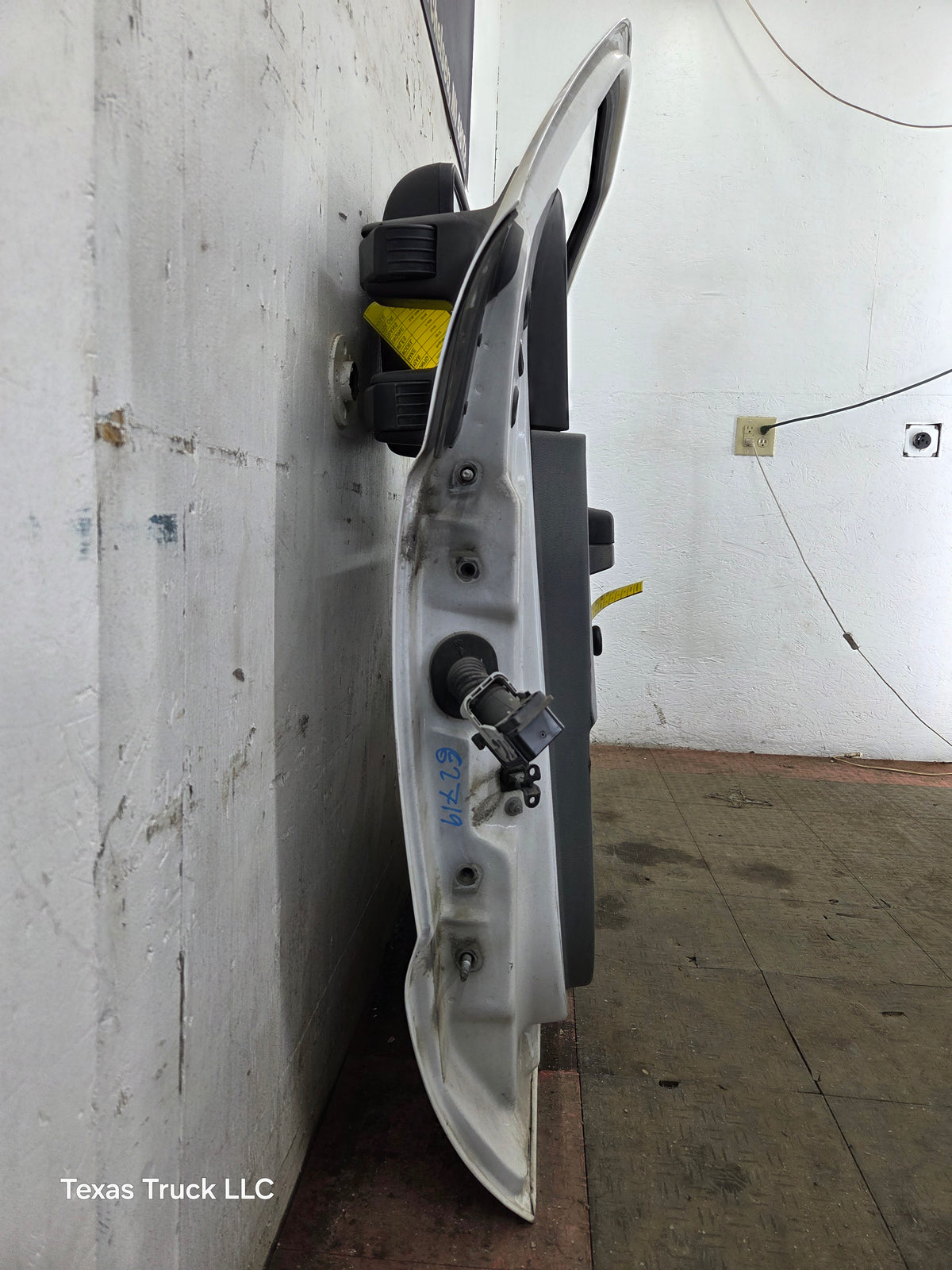 2012-2016 Ford Super Duty RH Passenger Side Front Door F250 F350 F450 F550