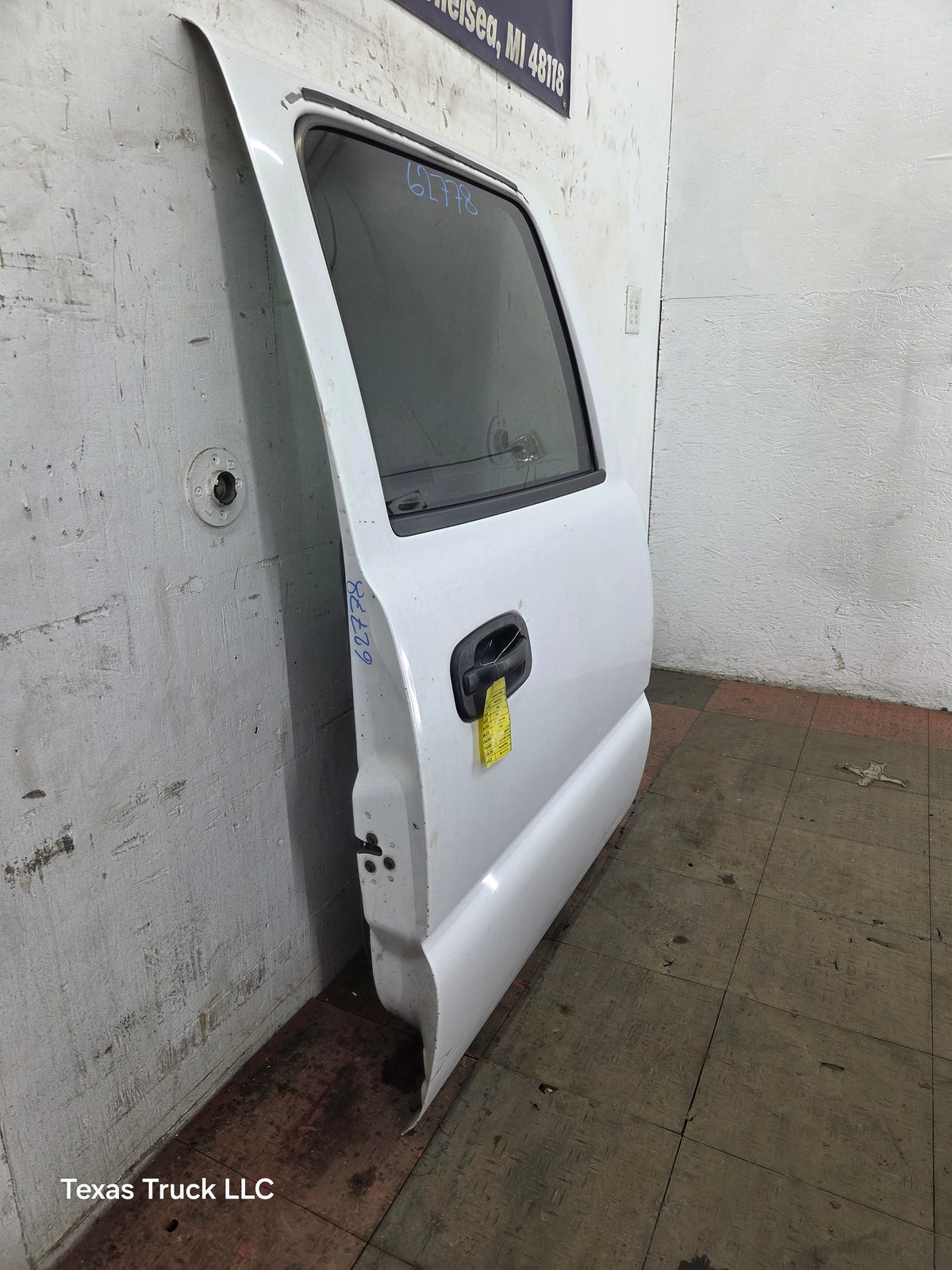 1999-2006 Chevrolet Silverado / GMC Sierra 1500 2500 3500 HD Rear Passenger side Crew Cab rear door RH