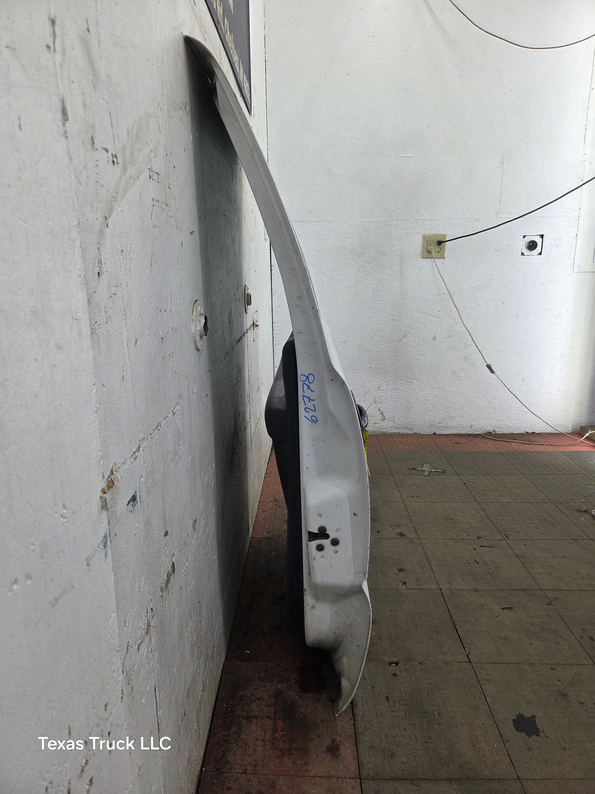 1999-2006 Chevrolet Silverado / GMC Sierra 1500 2500 3500 HD Rear Passenger side Crew Cab rear door RH