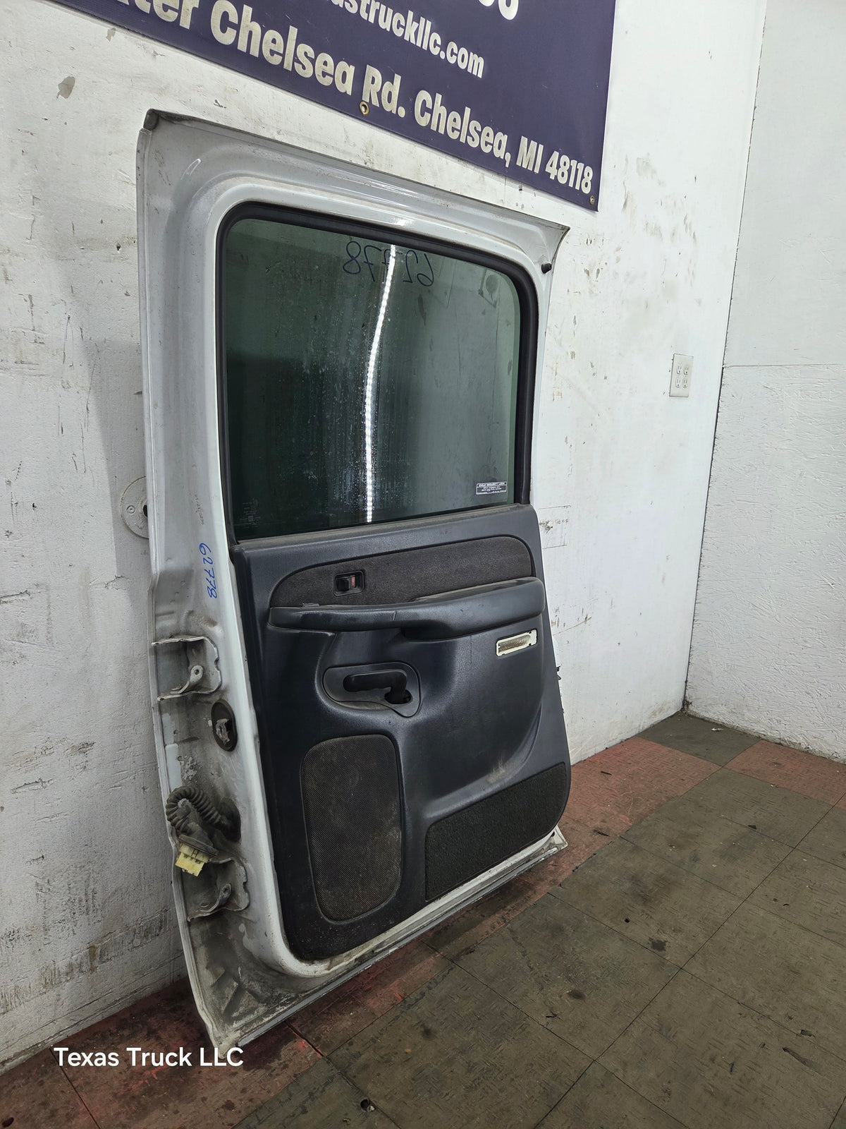 1999-2006 Chevrolet Silverado / GMC Sierra 1500 2500 3500 HD Rear Passenger side Crew Cab rear door RH