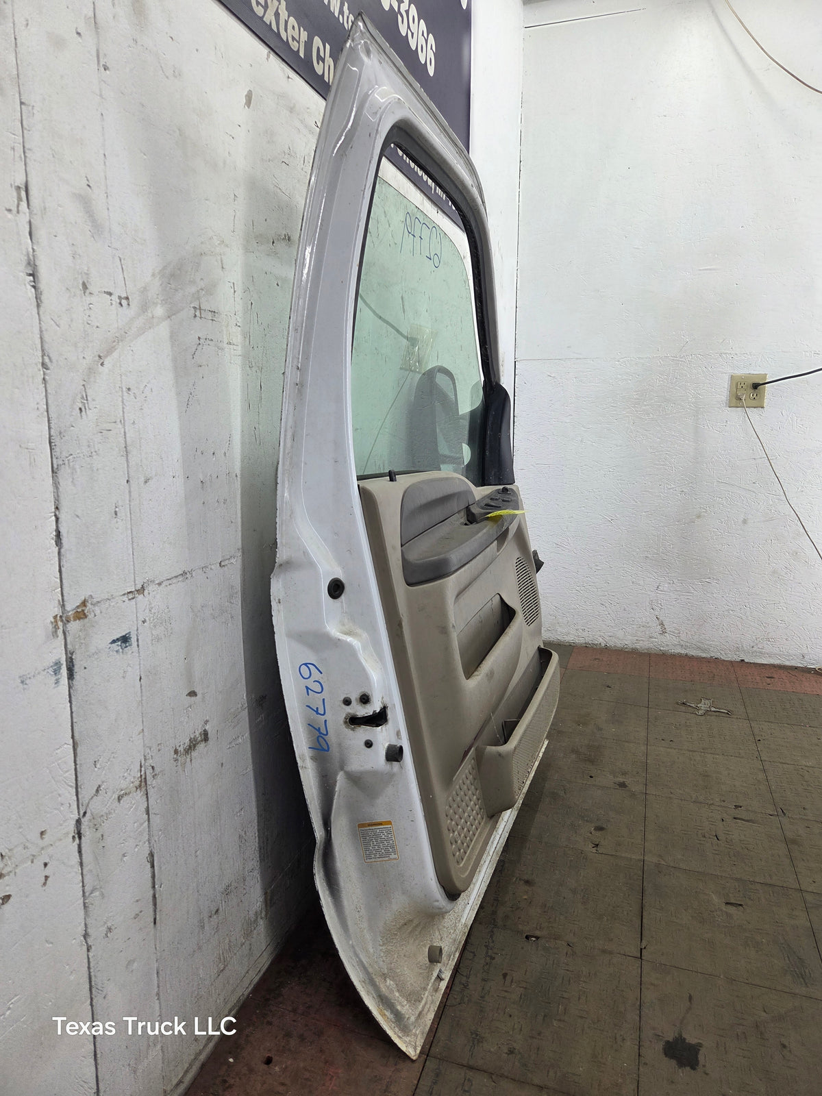 1999-2007 Ford Super Duty LH Driver Side Front Door F250 F350 F450 F550