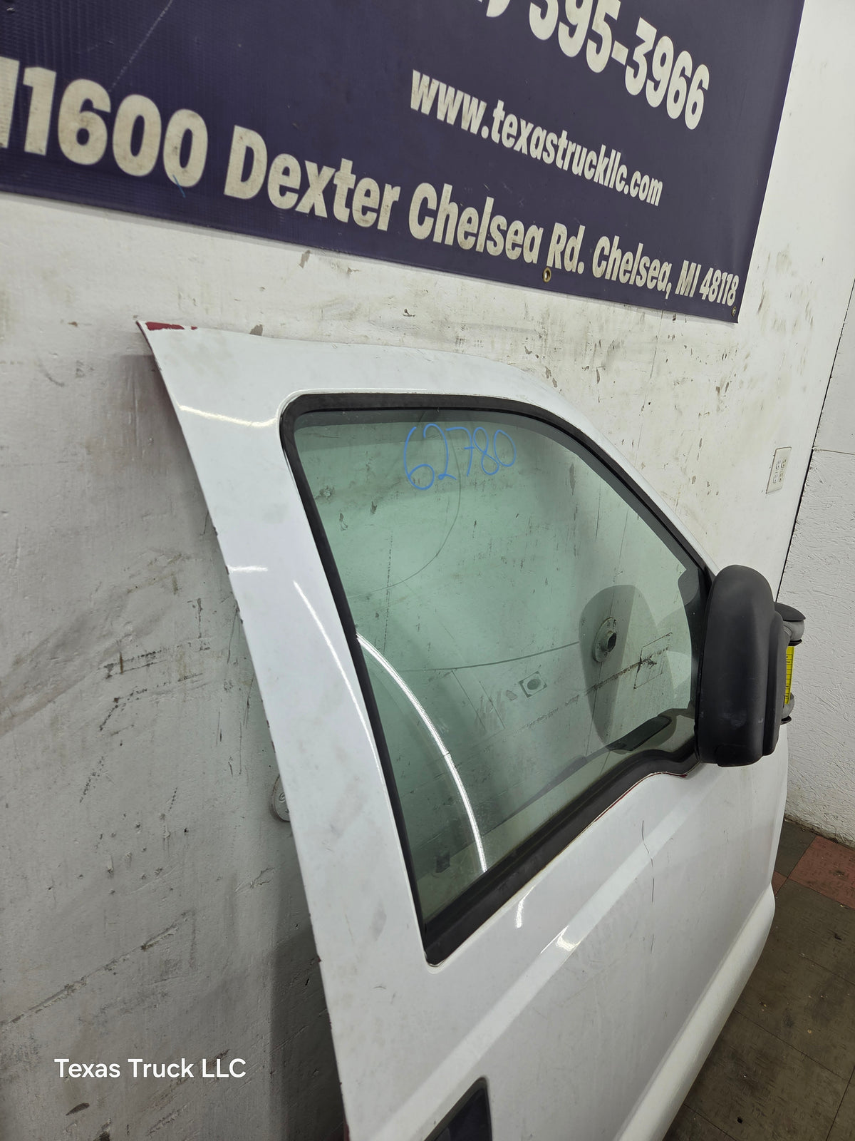 1999-2007 Ford Super Duty RH Passenger Side Front Door F250 F350 F450 F550