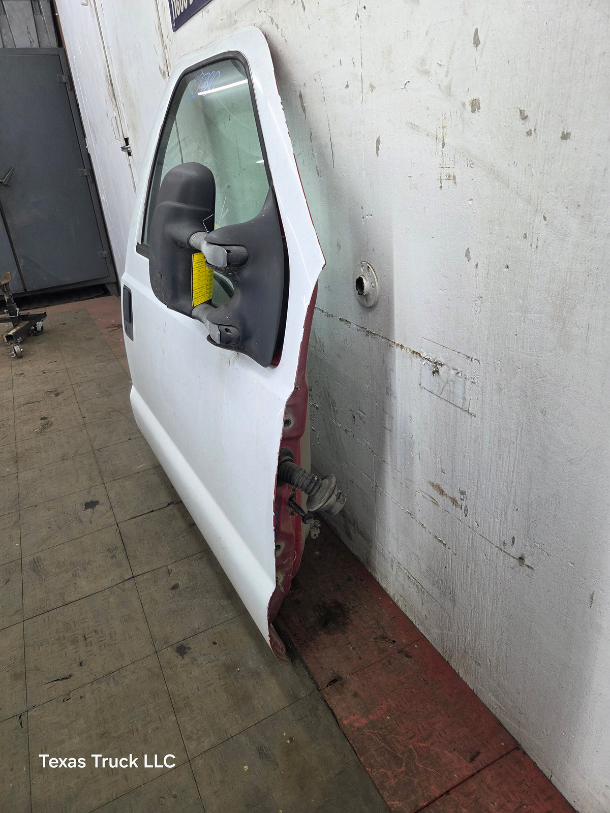1999-2007 Ford Super Duty RH Passenger Side Front Door F250 F350 F450 F550