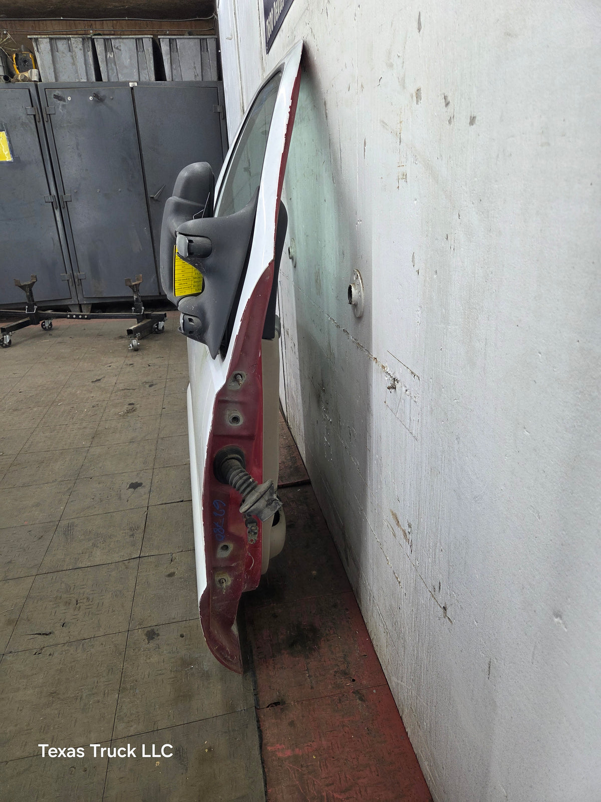 1999-2007 Ford Super Duty RH Passenger Side Front Door F250 F350 F450 F550