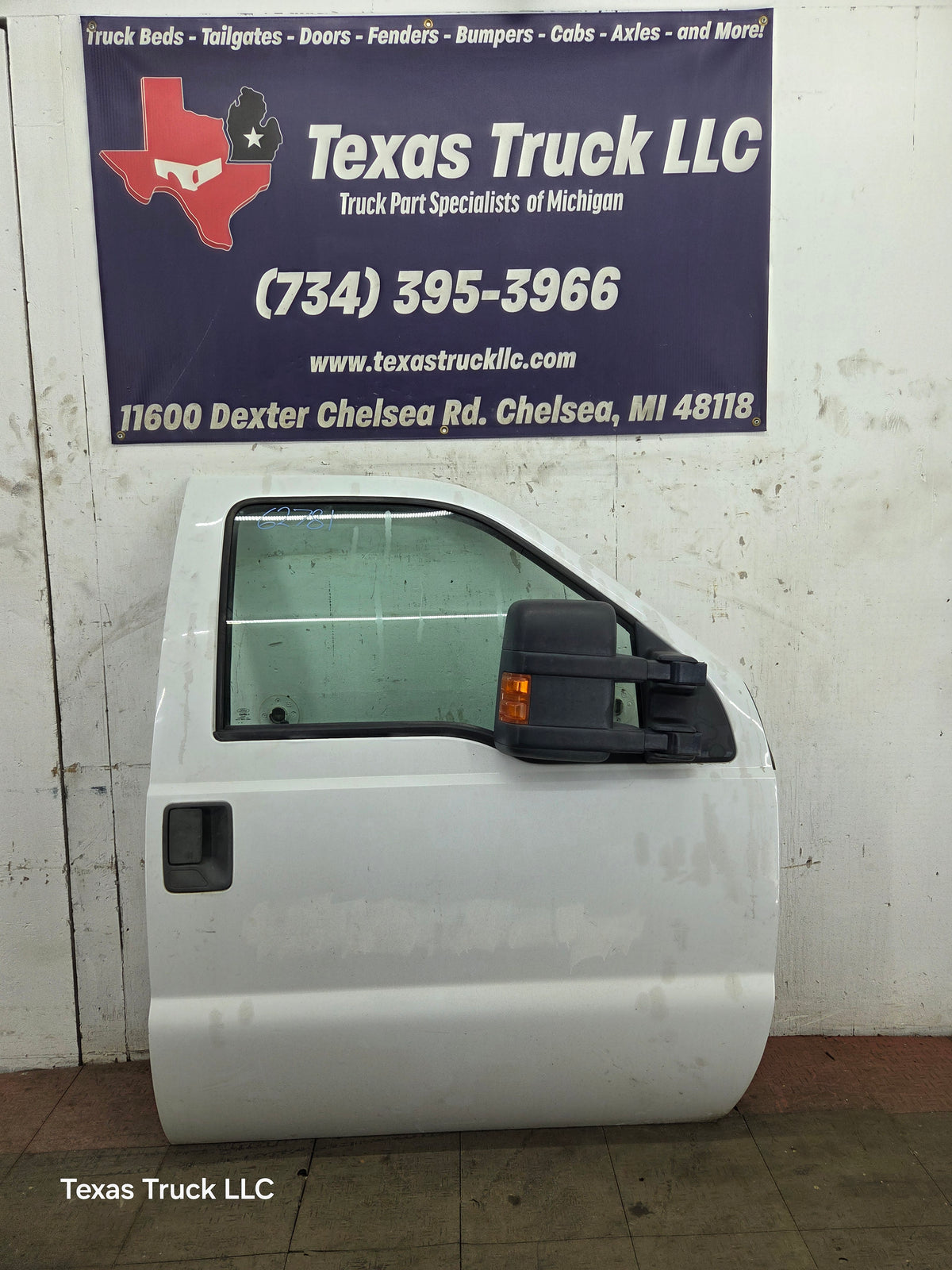2012-2016 Ford Super Duty RH Passenger Side Front Door F250 F350 F450 F550