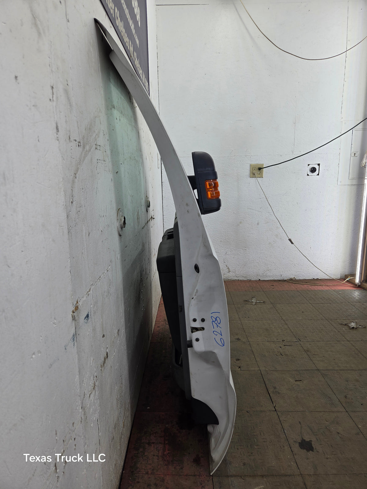 2012-2016 Ford Super Duty RH Passenger Side Front Door F250 F350 F450 F550