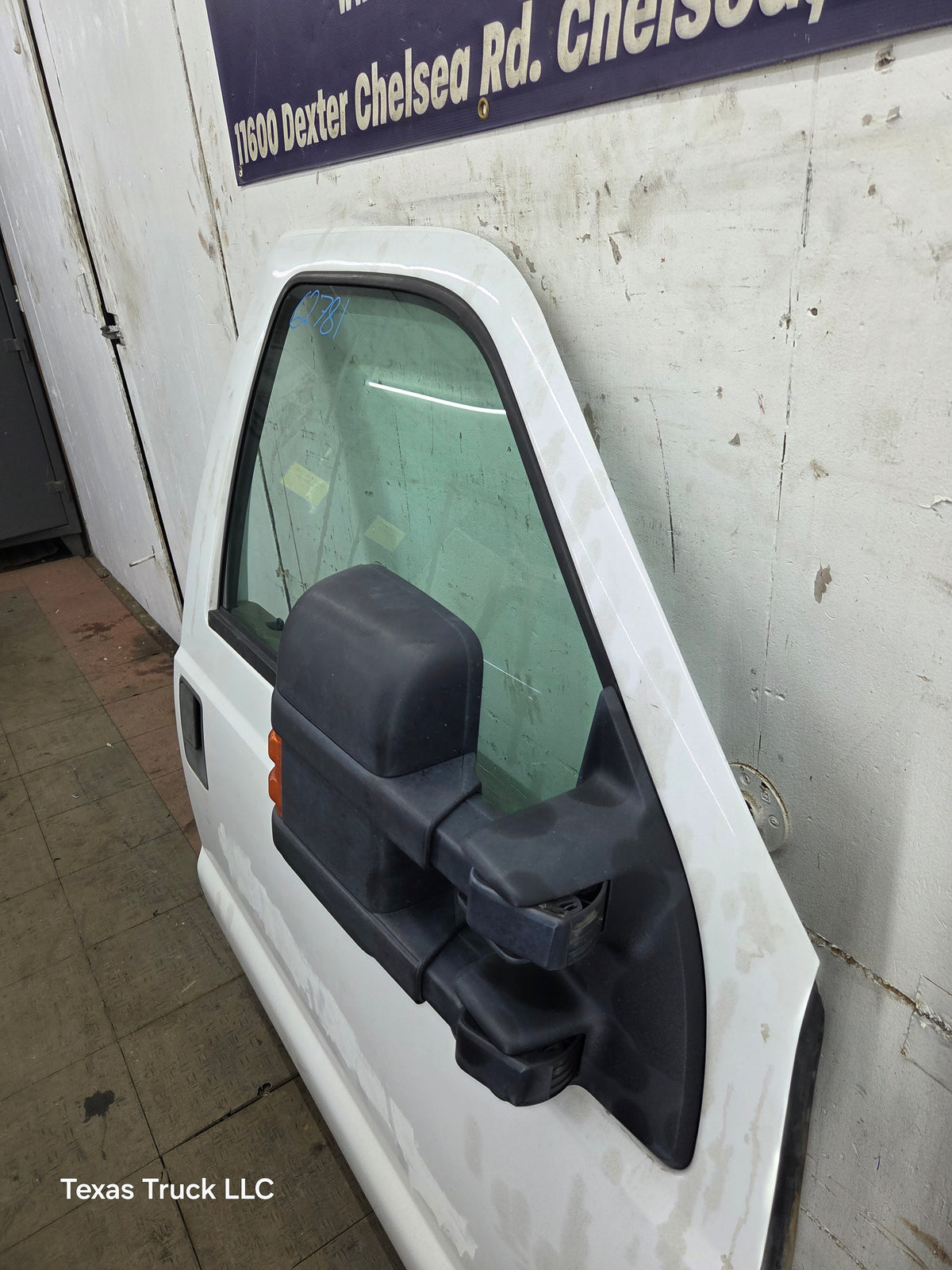 2012-2016 Ford Super Duty RH Passenger Side Front Door F250 F350 F450 F550
