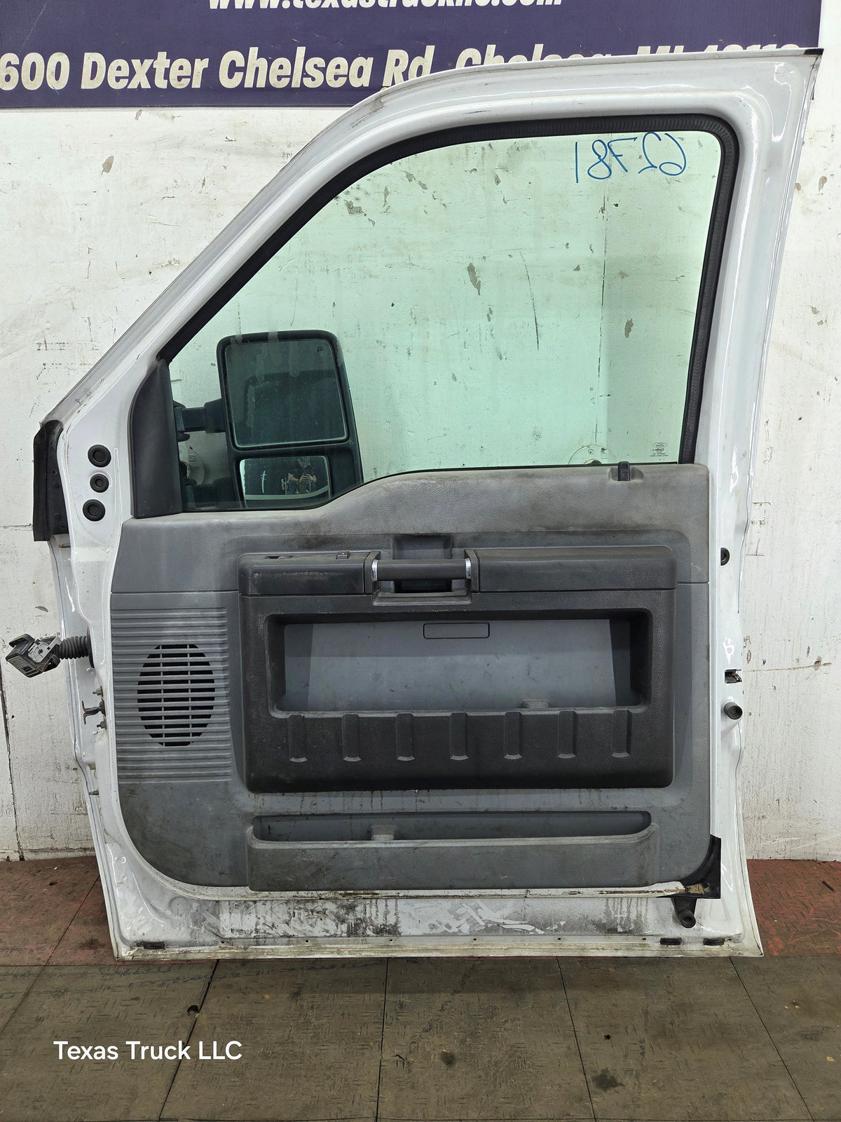 2012-2016 Ford Super Duty RH Passenger Side Front Door F250 F350 F450 F550