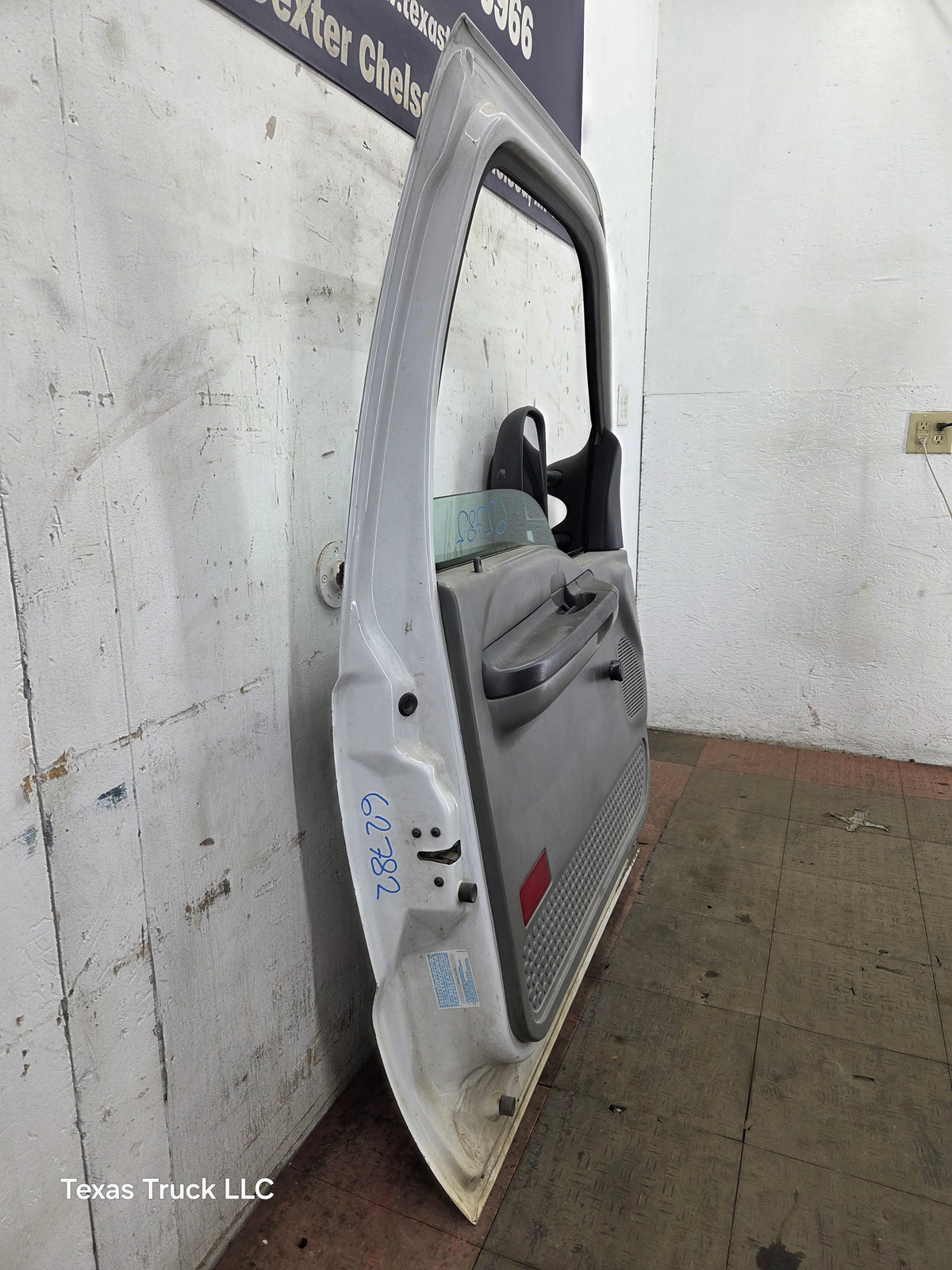 1999-2007 Ford Super Duty LH Driver Side Front Door F250 F350 F450 F550