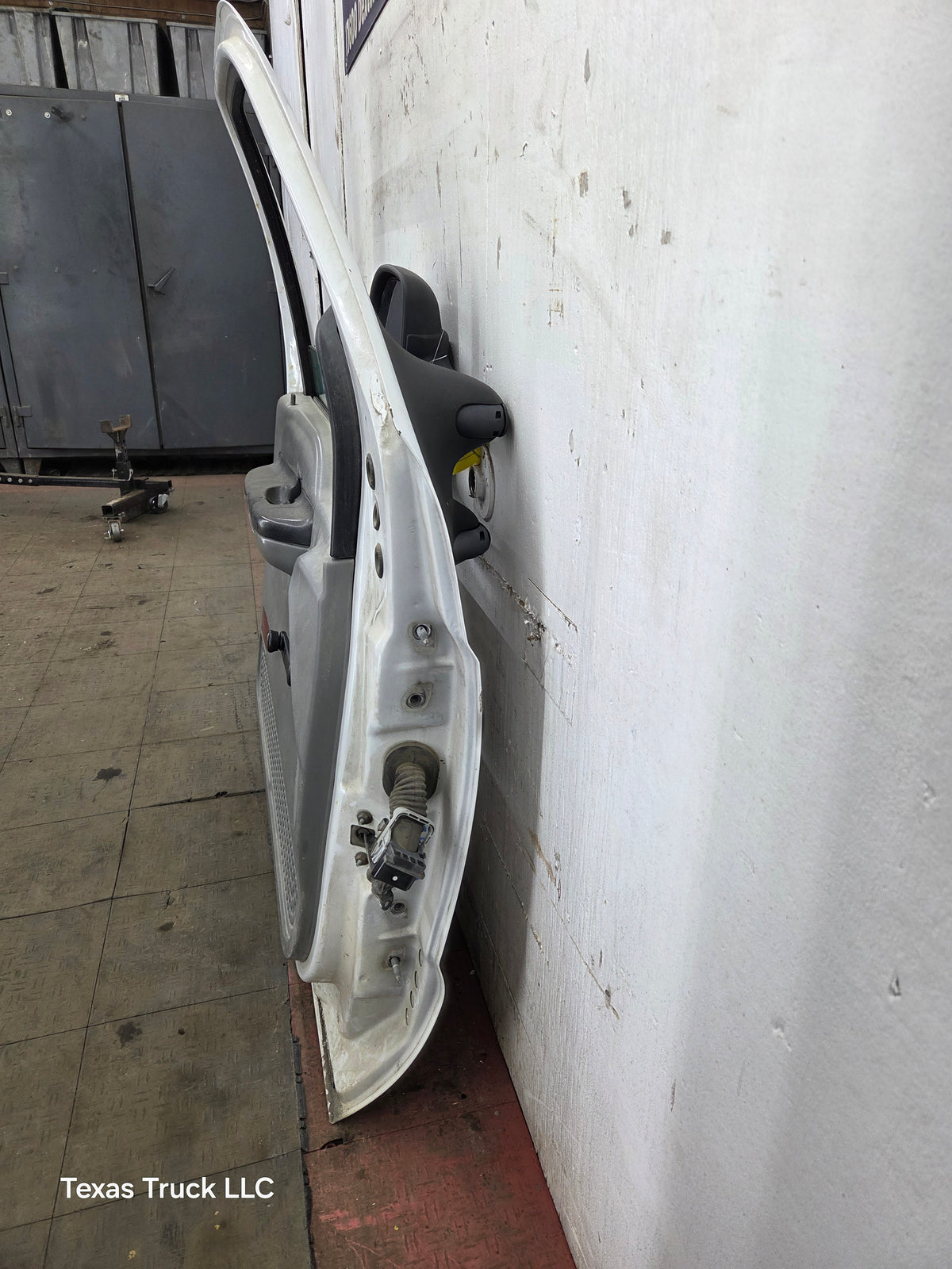 1999-2007 Ford Super Duty LH Driver Side Front Door F250 F350 F450 F550