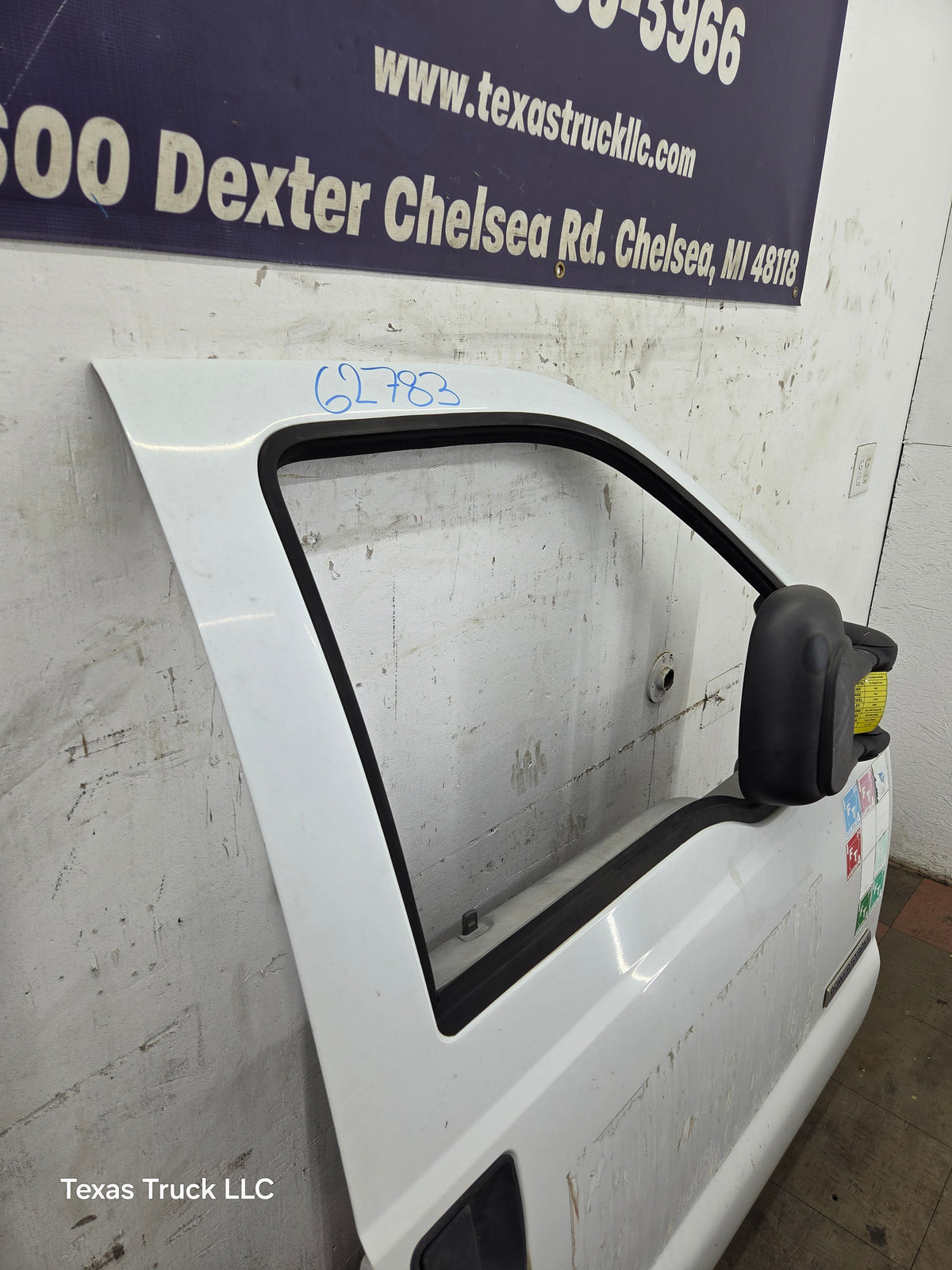 1999-2007 Ford Super Duty RH Passenger Side Front Door F250 F350 F450 F550