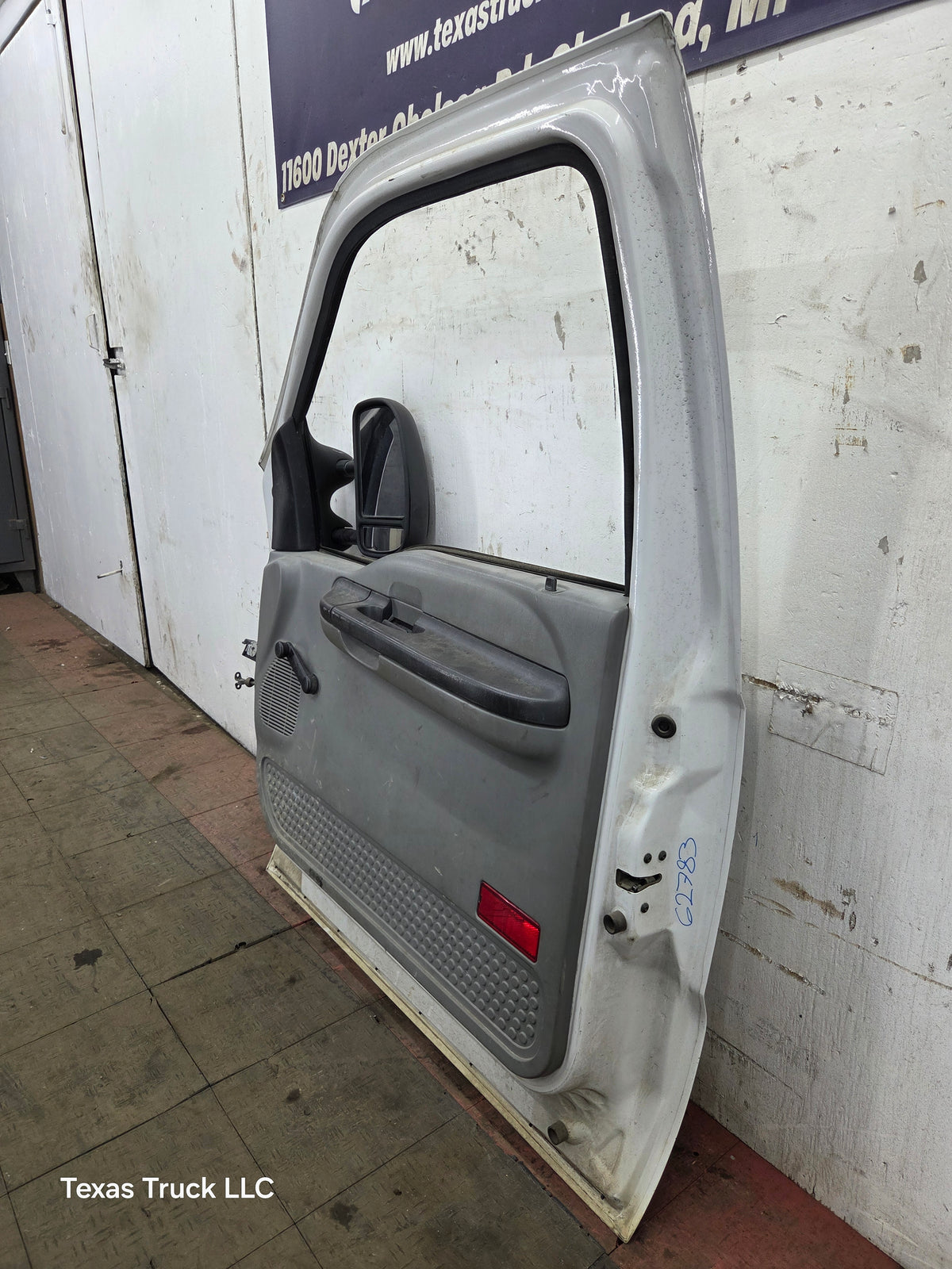 1999-2007 Ford Super Duty RH Passenger Side Front Door F250 F350 F450 F550