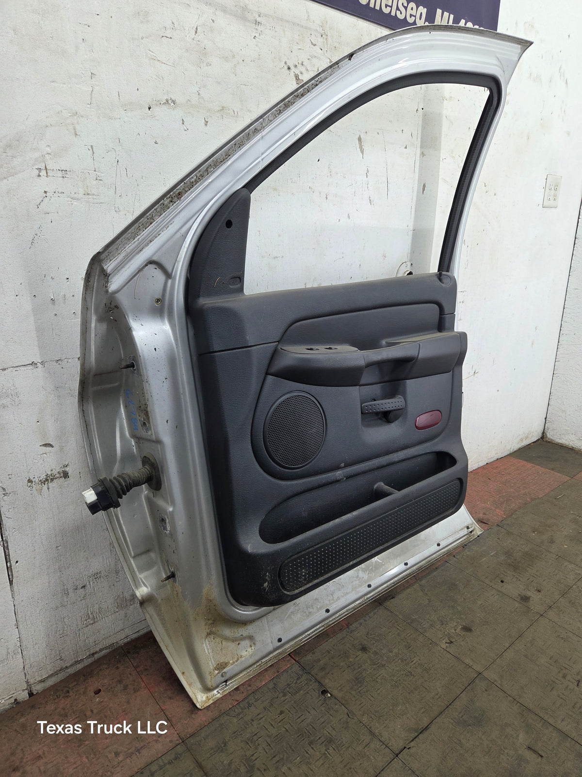 2003-2008 Dodge Ram 3rd Gen Passenger Side Front Quad Cab Crew Cab Door 1500 2500 3500 4500 5500
