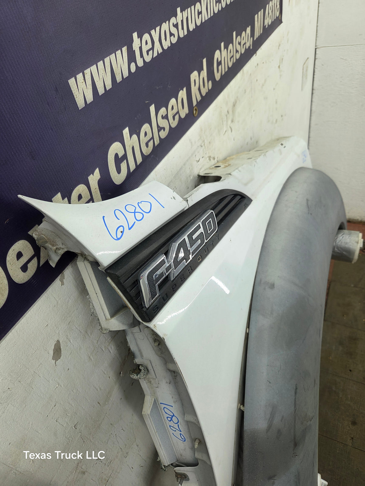 2011-2016 Ford Super Duty F450 F550 RH Passenger Side Front Fender