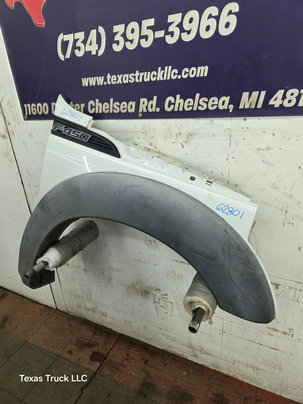 2011-2016 Ford Super Duty F450 F550 RH Passenger Side Front Fender