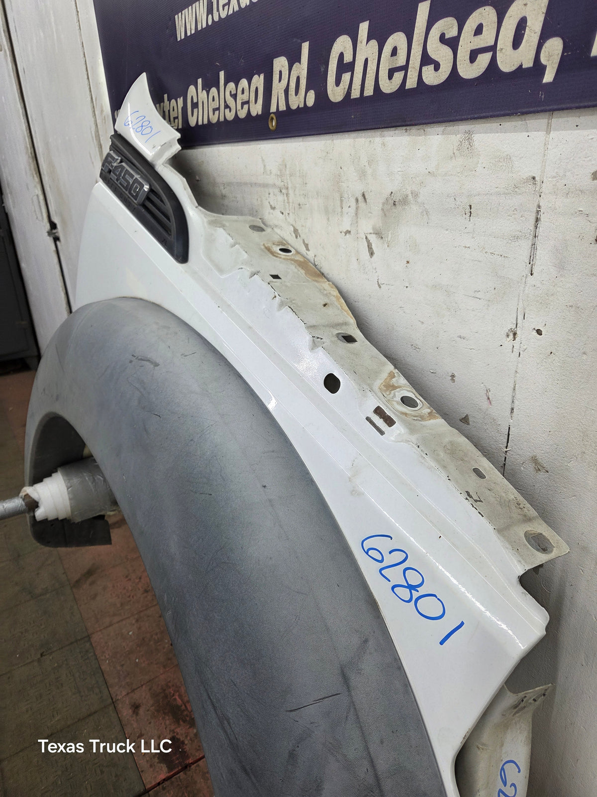 2011-2016 Ford Super Duty F450 F550 RH Passenger Side Front Fender