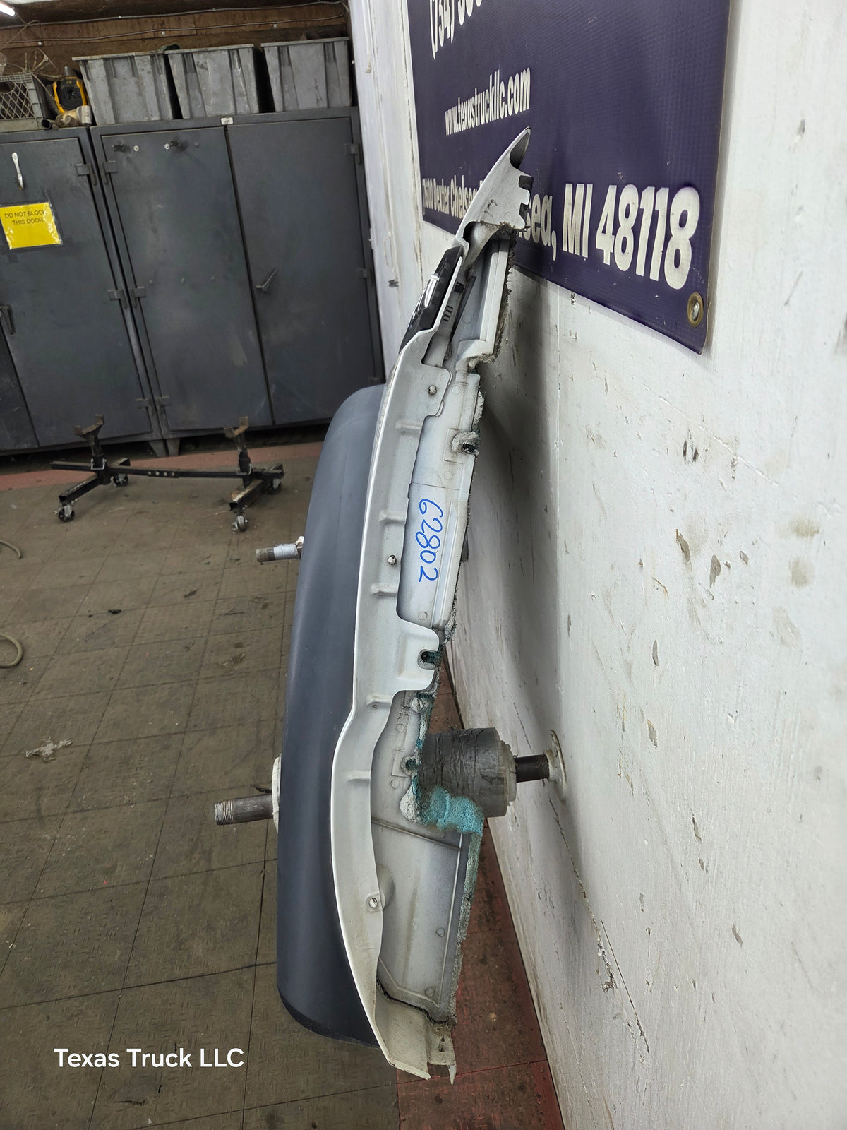2011-2016 Ford Super Duty F450 F550 LH Driver Side Front Fender
