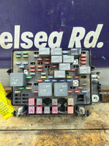 2003-2005 Chevrolet Silverado / GMC Sierra 1500 250 3500 Engine Bay Fuse Box - 15177117