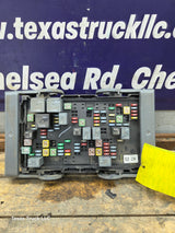 2007-2009 Chevrolet Silverado / GMC Sierra 1500 2500 3500 Engine Bay Fuse Box