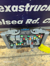 2007-2009 Chevrolet Silverado / GMC Sierra 1500 2500 3500 Engine Bay Fuse Box