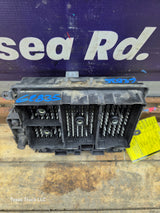 1999-2002 Chevrolet Silverado / GMC Sierra 1500 Engine Bay Fuse Box - 15328806
