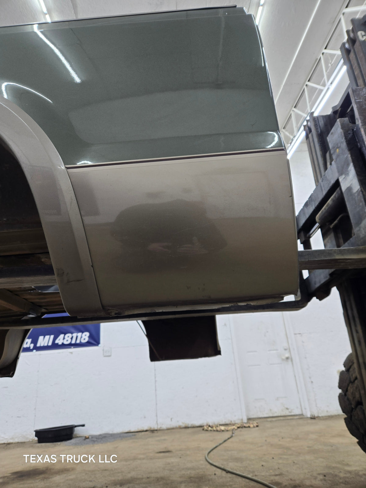 1999-2010 Ford F250 F350 Super Duty 6' 9" Short Truck