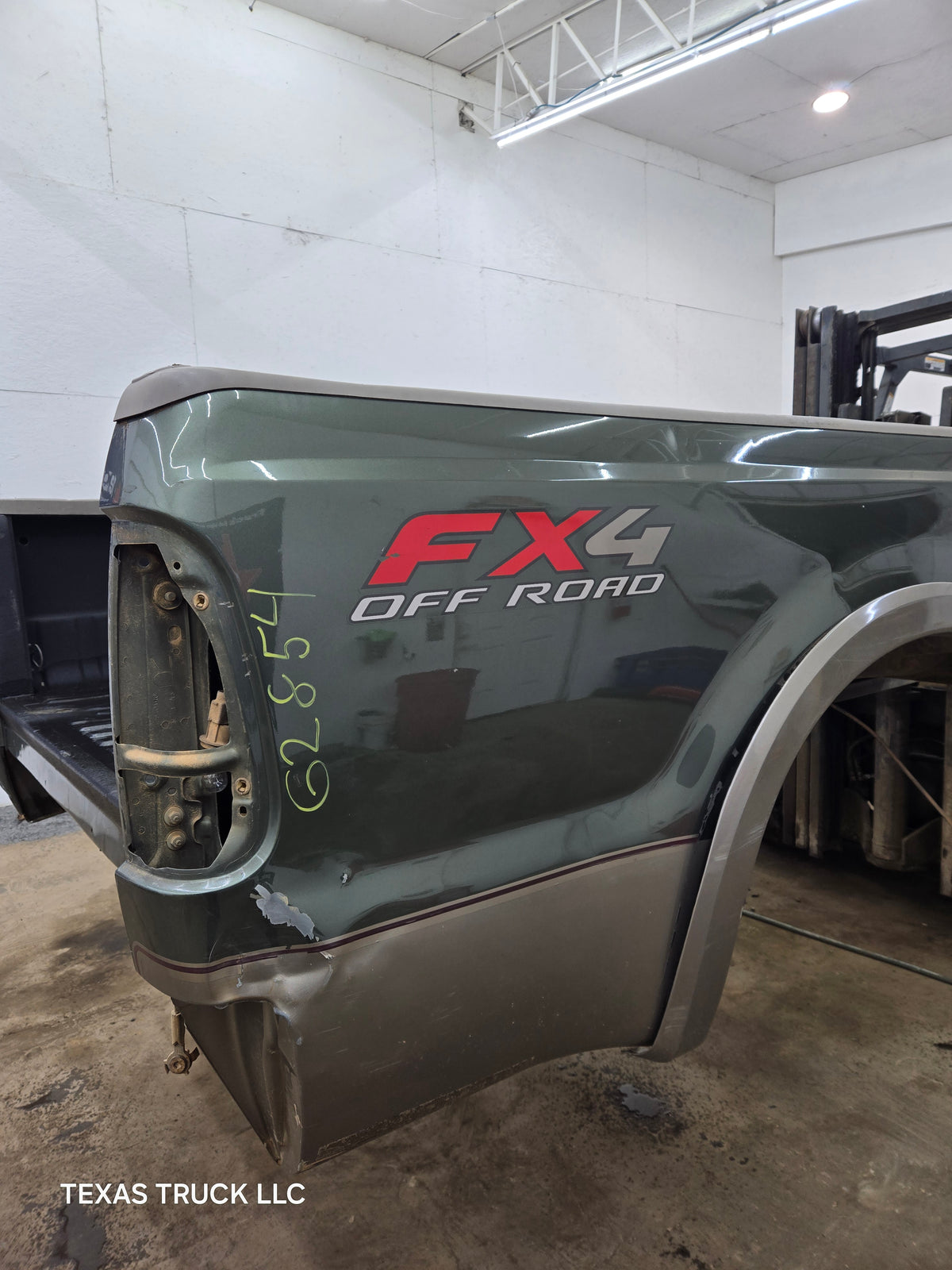 1999-2010 Ford F250 F350 Super Duty 6' 9" Short Truck