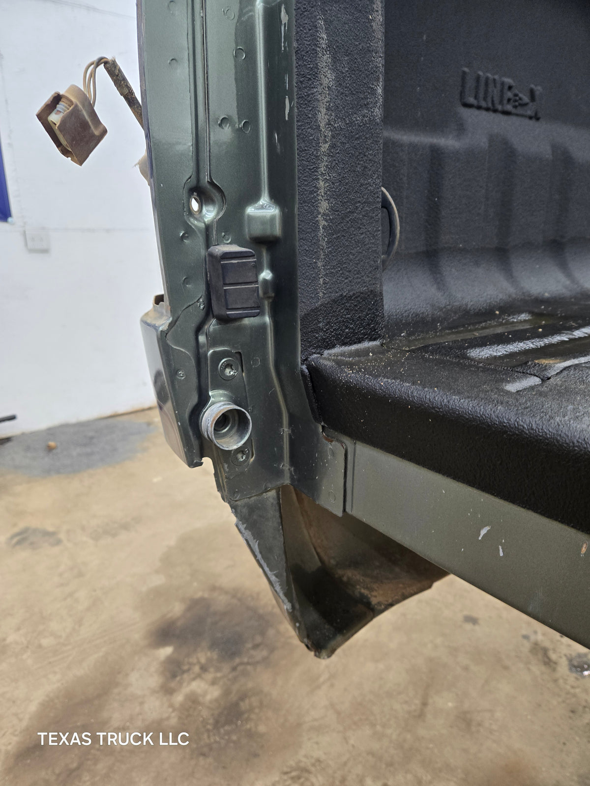 1999-2010 Ford F250 F350 Super Duty 6' 9" Short Truck
