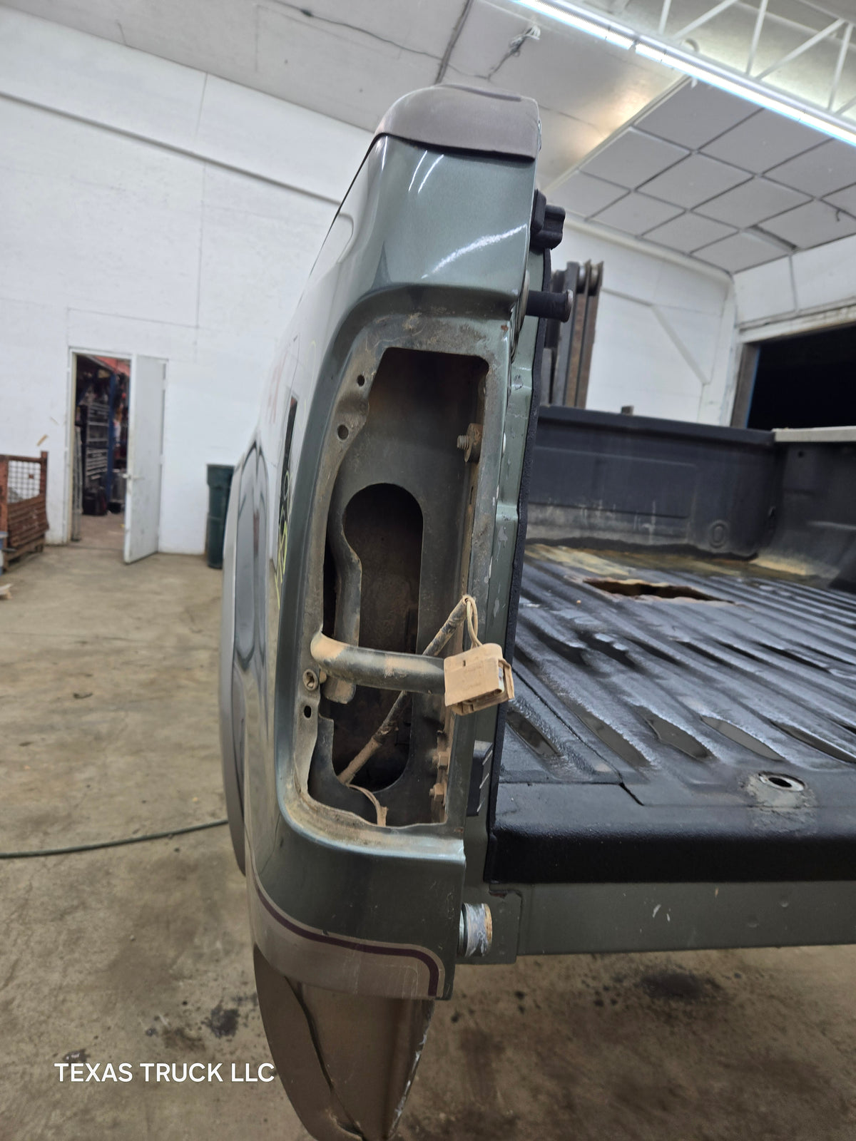 1999-2010 Ford F250 F350 Super Duty 6' 9" Short Truck