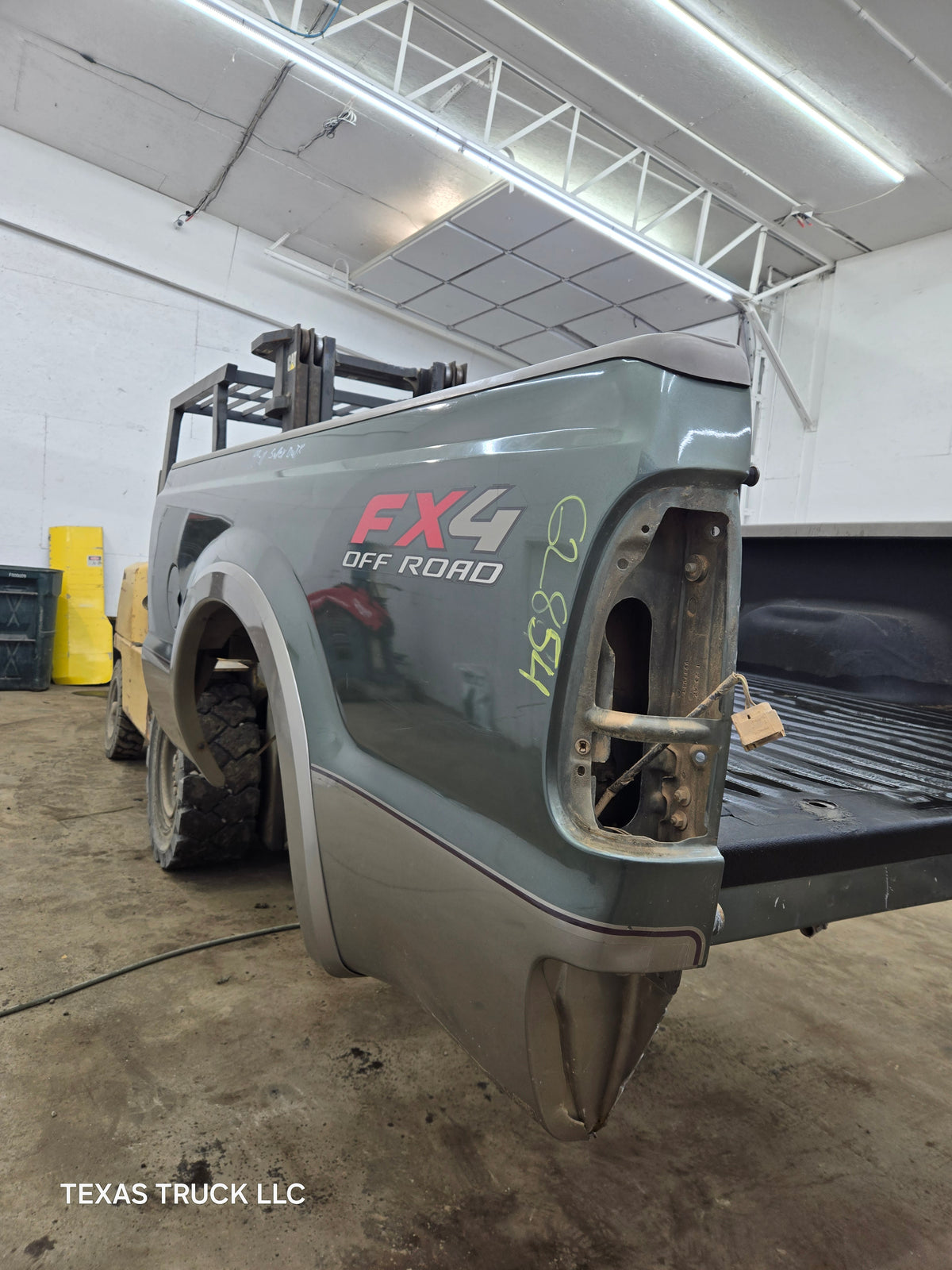 1999-2010 Ford F250 F350 Super Duty 6' 9" Short Truck