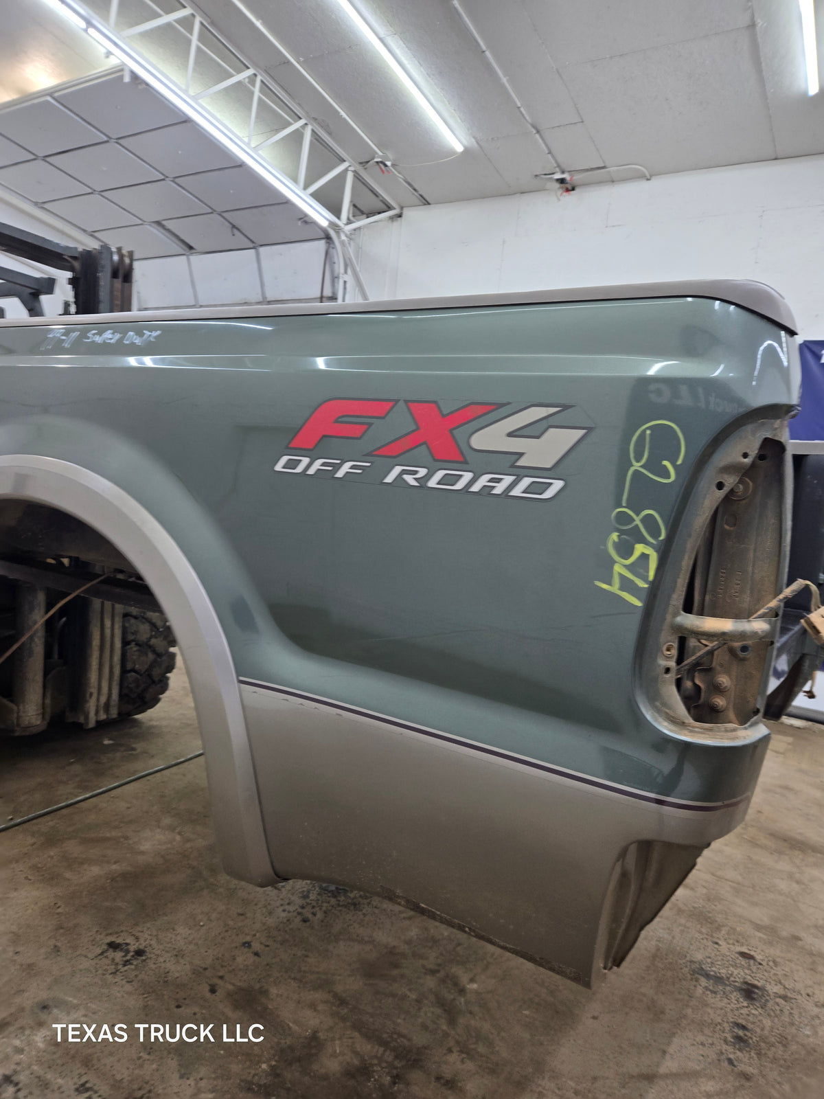 1999-2010 Ford F250 F350 Super Duty 6' 9" Short Truck