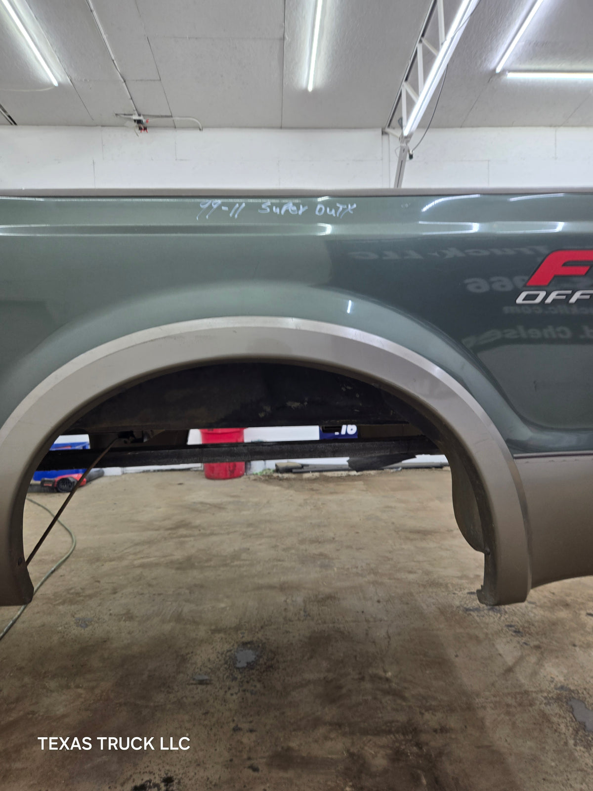 1999-2010 Ford F250 F350 Super Duty 6' 9" Short Truck
