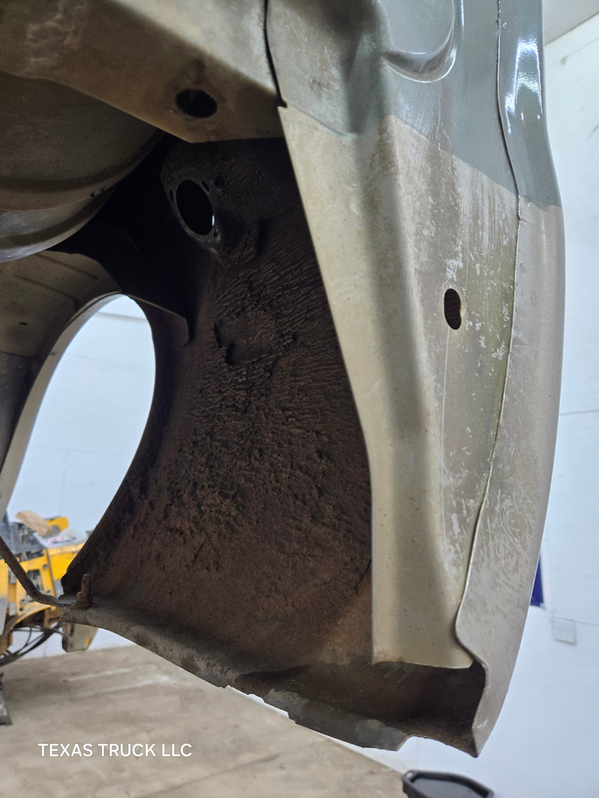 1999-2010 Ford F250 F350 Super Duty 6' 9" Short Truck