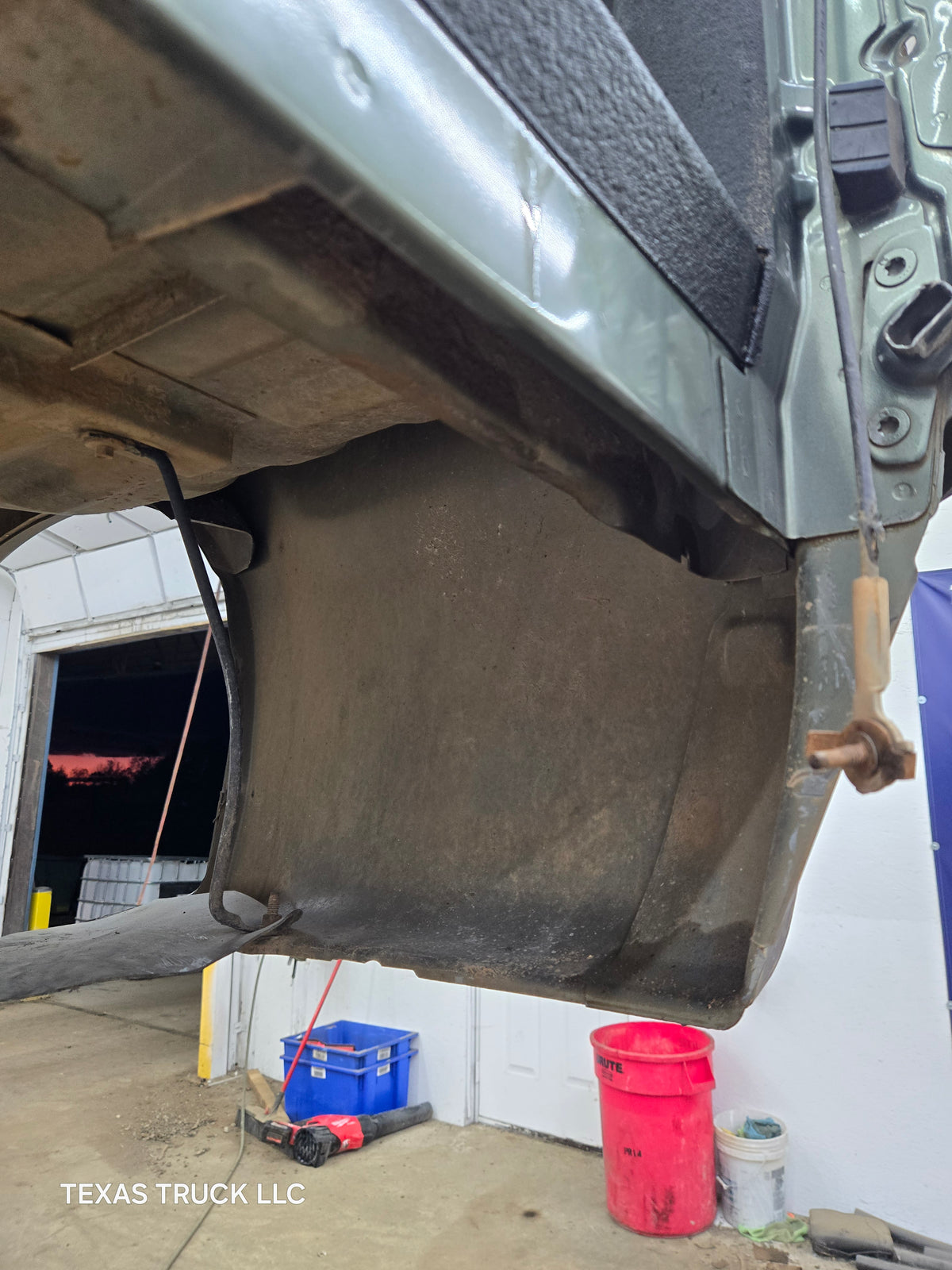 1999-2010 Ford F250 F350 Super Duty 6' 9" Short Truck