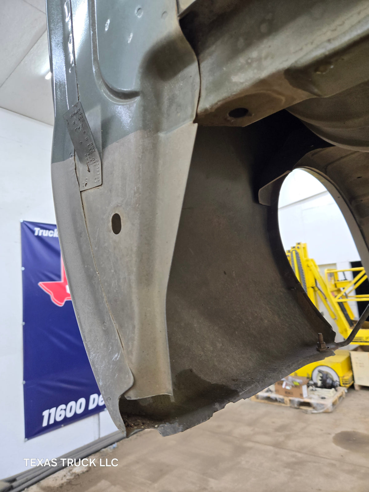 1999-2010 Ford F250 F350 Super Duty 6' 9" Short Truck