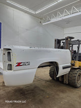 1999-2007 Chevrolet Silverado / GMC Sierra 1500 2500HD 3500HD 6' 6" Short Truck Bed