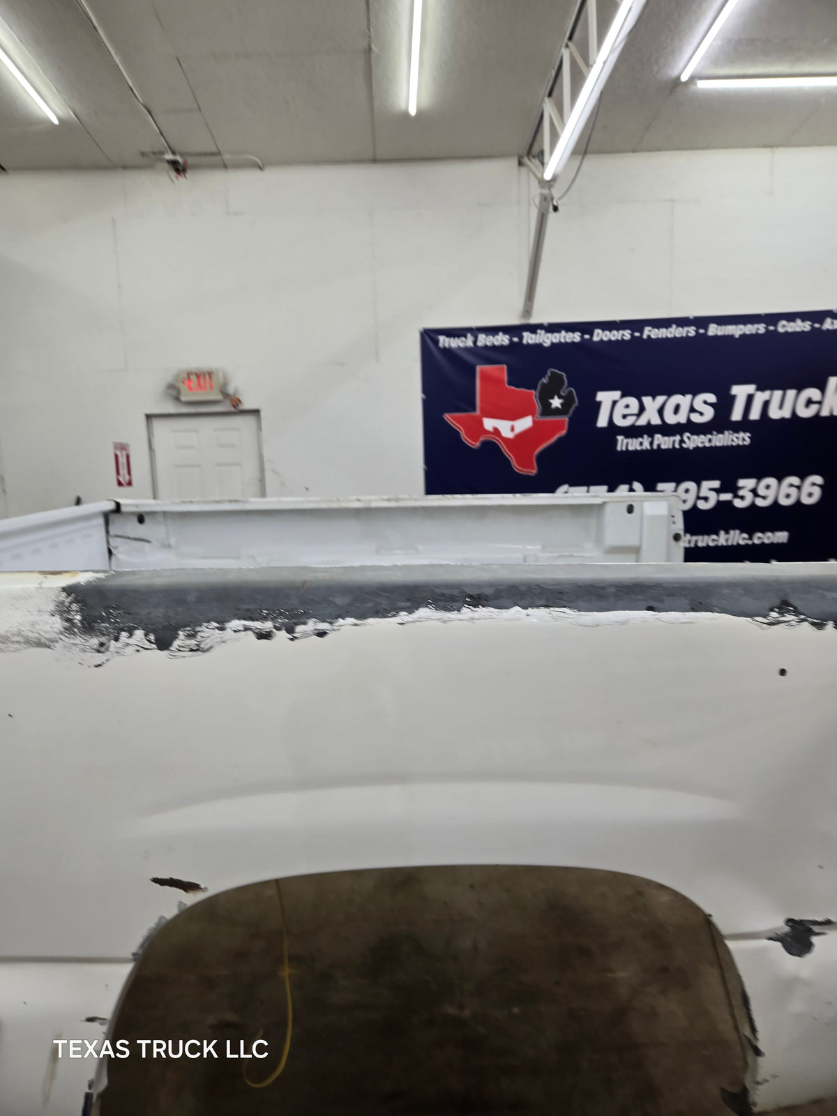 1999-2007 Chevrolet Silverado / GMC Sierra 1500 2500HD 3500HD 6' 6" Short Truck Bed