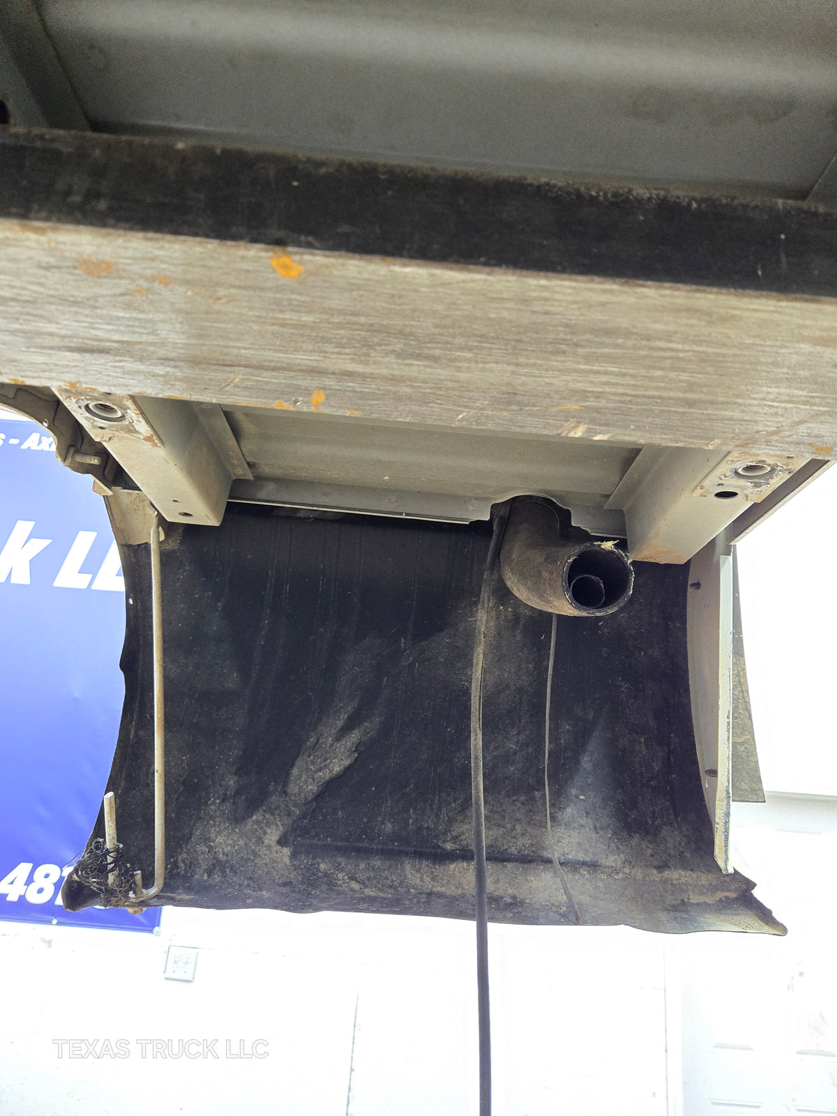 1999-2007 Chevrolet Silverado / GMC Sierra 1500 2500HD 3500HD 6' 6" Short Truck Bed